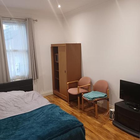 Beautiful Room In Lovely Flat Londres Extérieur photo