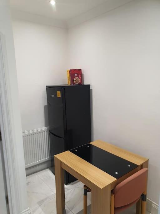 Beautiful Room In Lovely Flat Londres Extérieur photo